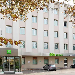 Ibis Styles Toscanini Italia